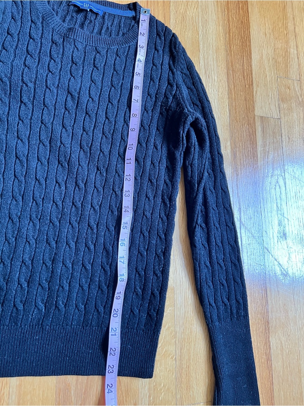 GAP Black Cable Knit Crewneck Sweater - size S 2008 - Picture 6 of 9